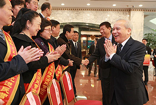 綠之韻集團被全國工商聯(lián)、人力資源社會保障部、全國總工會聯(lián)合授予“全國就業(yè)與社會保障先進民營企業(yè)”稱號