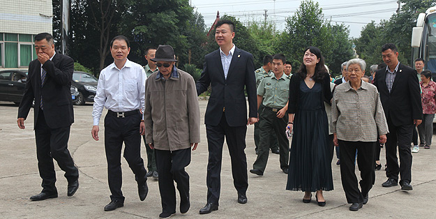 歡度國(guó)慶，共迎重陽(yáng)——湖南省軍區(qū)東湖干休所老紅軍、老干部蒞臨綠之韻觀摩指導(dǎo)