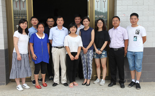 “夢(mèng)想照進(jìn)現(xiàn)實(shí)”綠之韻公益行動(dòng)——幫堅(jiān)韌女孩圓大學(xué)夢(mèng)