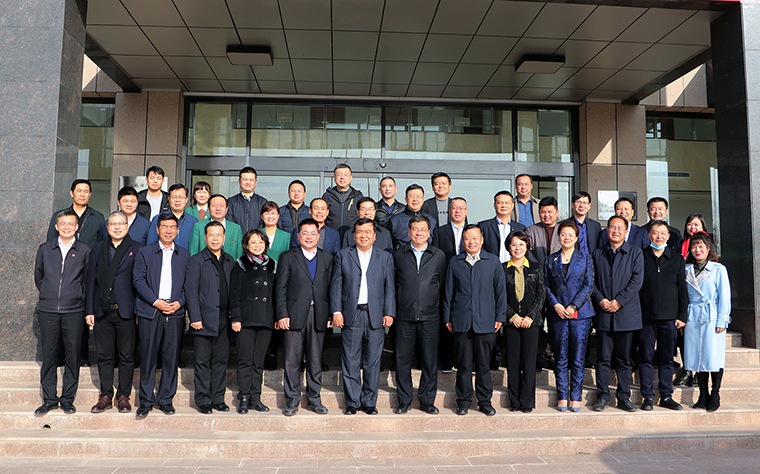 胡國安董事長陪同湖南省政協(xié)副主席張健一行赴寧夏調(diào)研