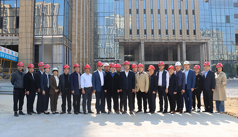 中共安化縣委副書記、縣長潘文劍一行蒞臨綠之韻中心走訪調(diào)研