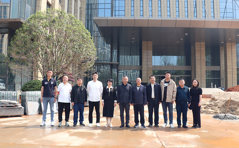 中共長沙市委統(tǒng)戰(zhàn)部副部長李佑明一行蒞臨綠之韻中心走訪調(diào)研