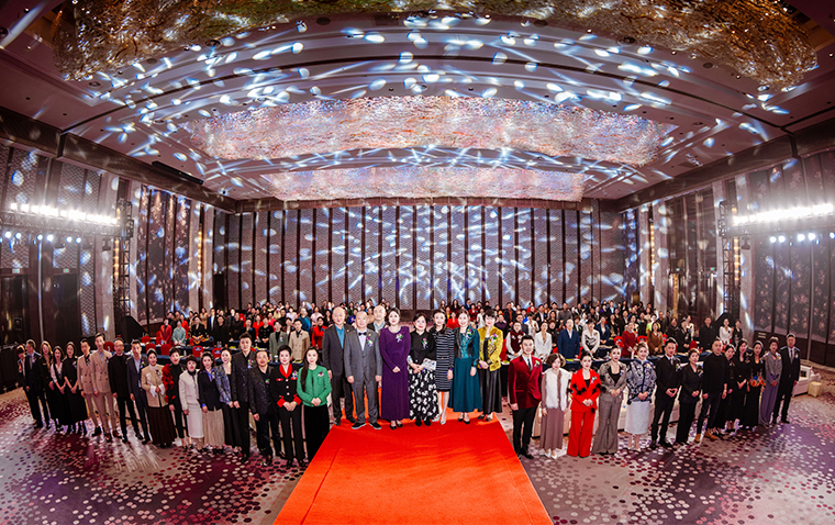 韌性共生 礪新共行丨綠之韻碧波庭2025年度表彰盛典暨答謝晚宴圓滿舉行